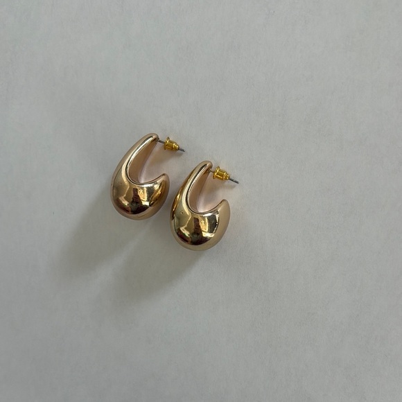 Gold tone chunky drop Earrings vintage design - Picture 3 of 3